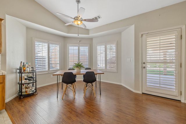 2600 W Oakridge Avenue, Visalia, CA 93291