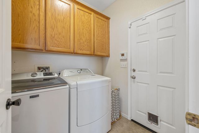 2600 W Oakridge Avenue, Visalia, CA 93291