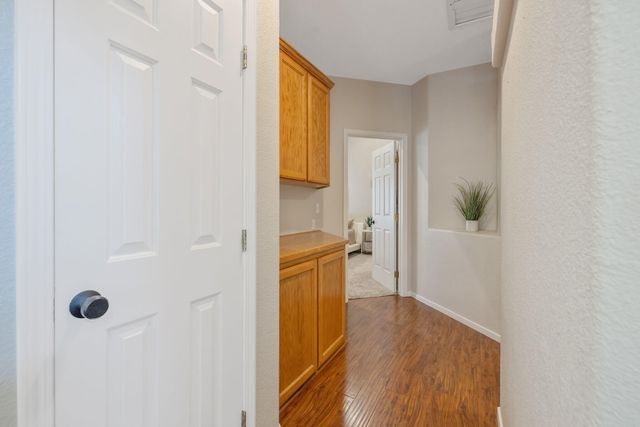 2600 W Oakridge Avenue, Visalia, CA 93291