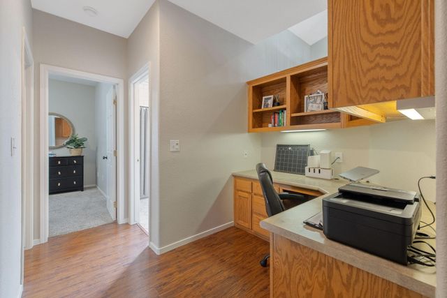 2600 W Oakridge Avenue, Visalia, CA 93291