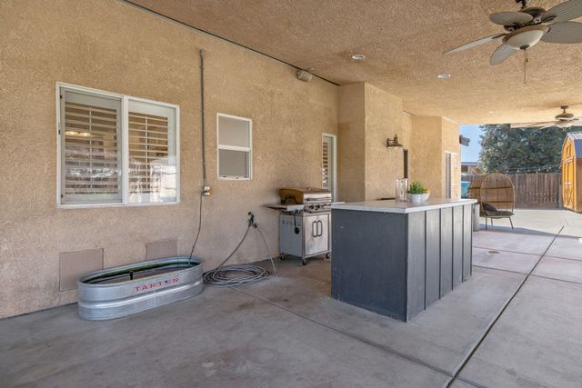 2600 W Oakridge Avenue, Visalia, CA 93291