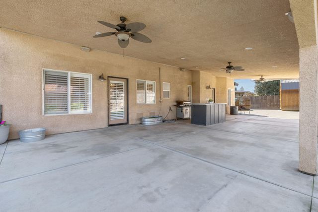 2600 W Oakridge Avenue, Visalia, CA 93291