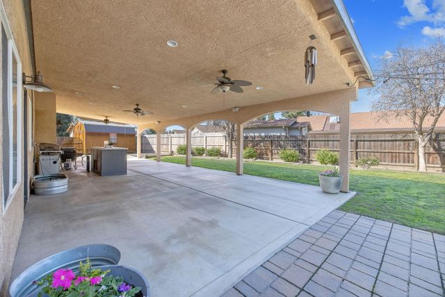 2600 W Oakridge Avenue, Visalia, CA 93291