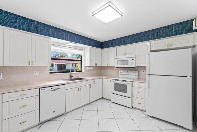 9750 Tabebuia Tree Drive A, Boynton Beach, FL 33436