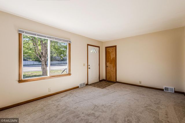 6823 E River Road NE, Fridley, MN 55432
