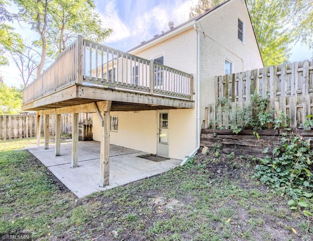 6823 E River Road NE, Fridley, MN 55432