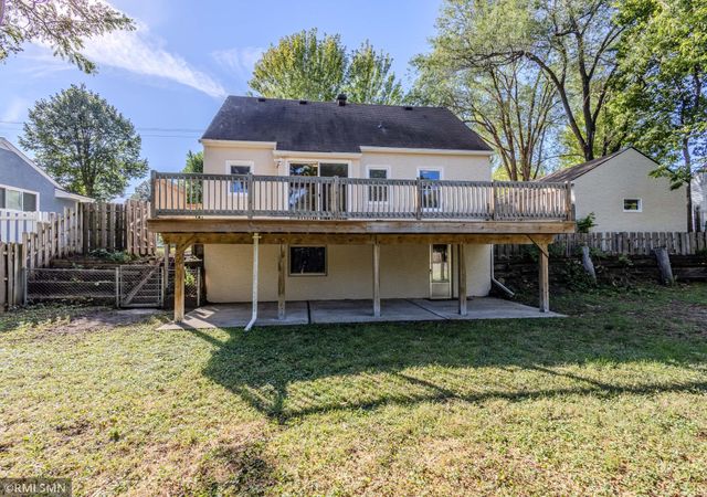 6823 E River Road NE, Fridley, MN 55432