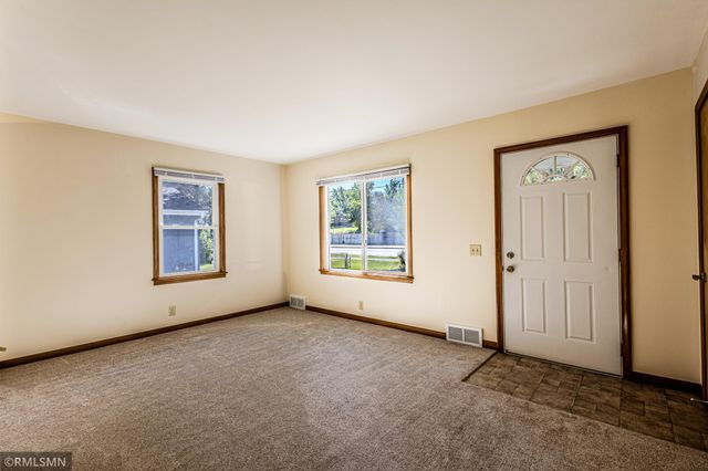 6823 E River Road NE, Fridley, MN 55432