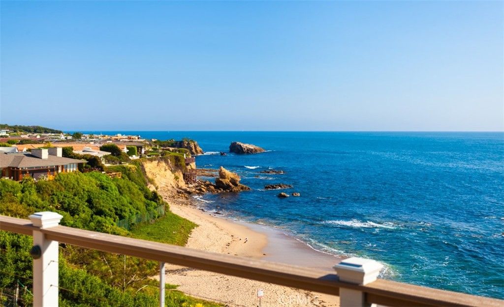 Image 12 of property listing at 177 Shorecliff Road, Corona Del Mar, CA 92625