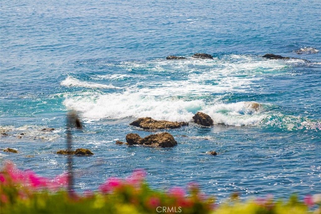 Image 13 of property listing at 177 Shorecliff Road, Corona Del Mar, CA 92625