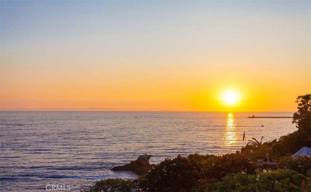 Image 26 of property listing at 177 Shorecliff Road, Corona Del Mar, CA 92625
