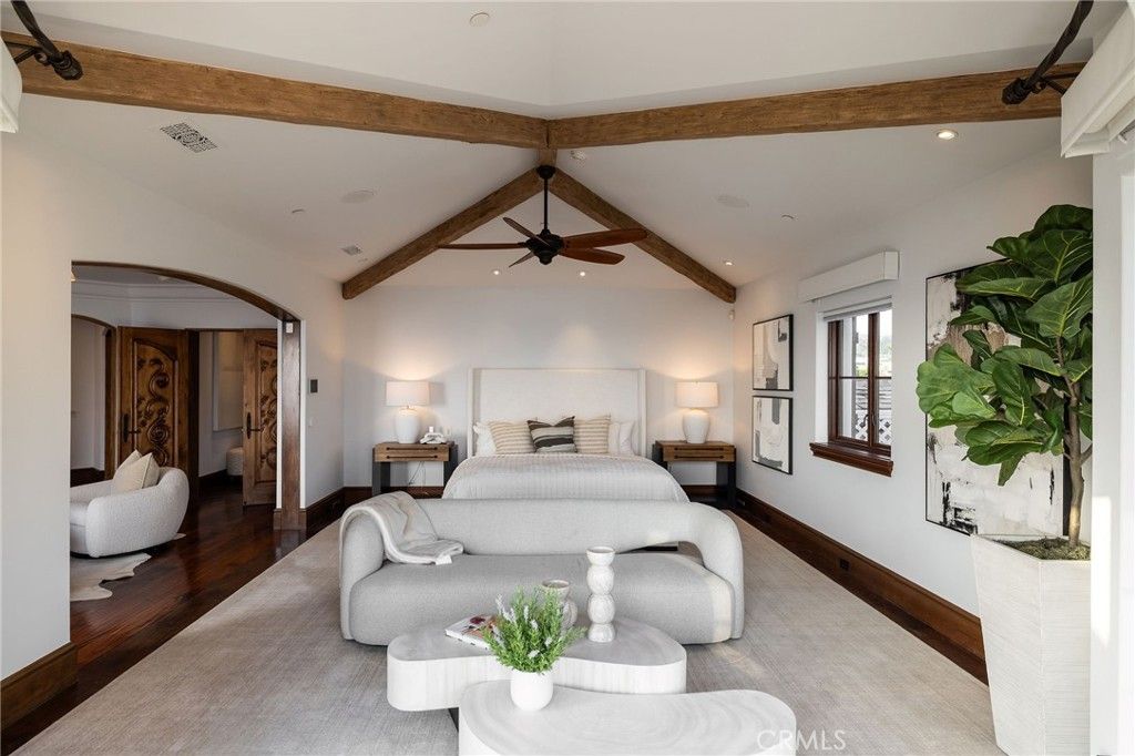 Image 27 of property listing at 177 Shorecliff Road, Corona Del Mar, CA 92625