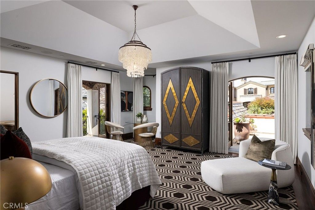 Image 30 of property listing at 177 Shorecliff Road, Corona Del Mar, CA 92625
