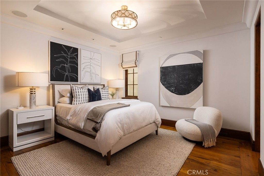 Image 34 of property listing at 177 Shorecliff Road, Corona Del Mar, CA 92625