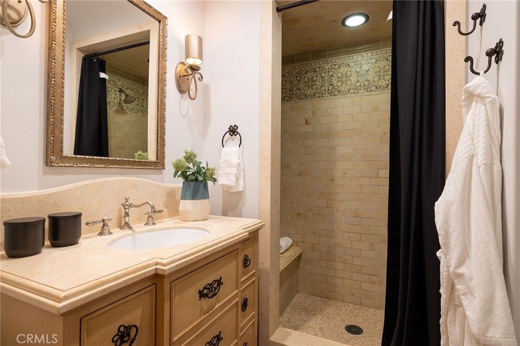 Image 35 of property listing at 177 Shorecliff Road, Corona Del Mar, CA 92625
