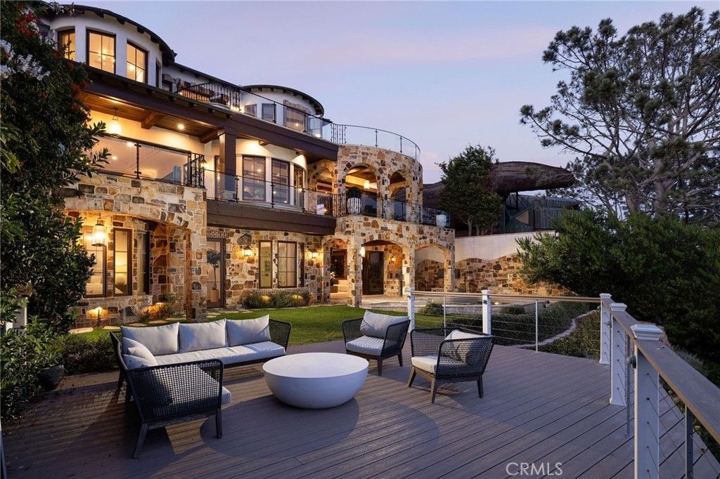 Image 37 of property listing at 177 Shorecliff Road, Corona Del Mar, CA 92625