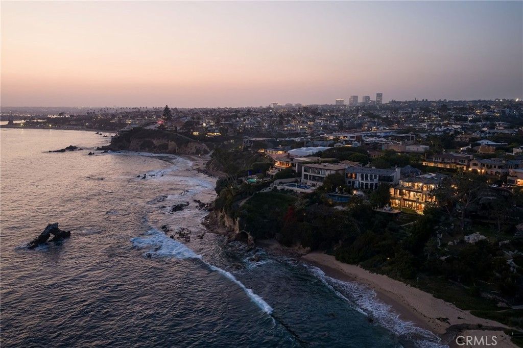 Image 41 of property listing at 177 Shorecliff Road, Corona Del Mar, CA 92625