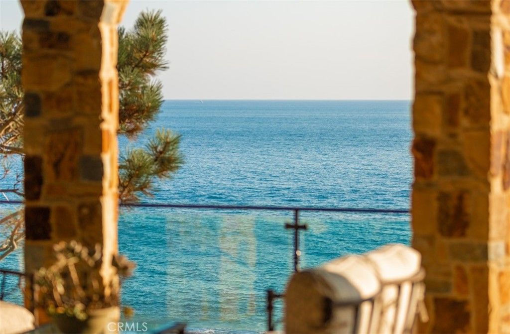Image 7 of property listing at 177 Shorecliff Road, Corona Del Mar, CA 92625