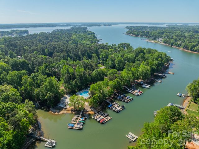 109 Lake Pine Road, Mooresville, NC 28117