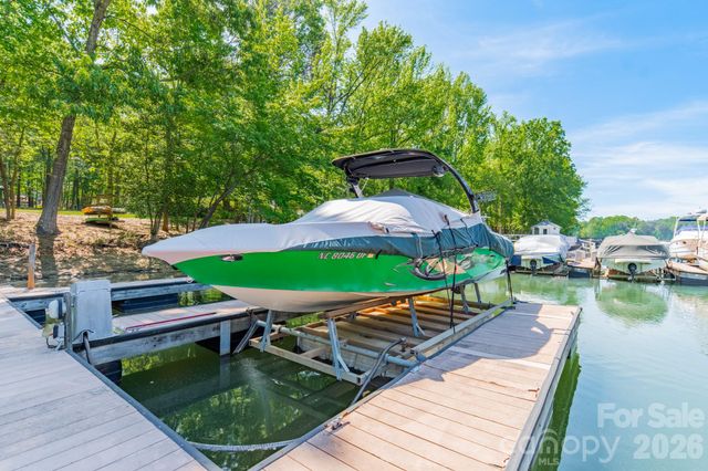 109 Lake Pine Road, Mooresville, NC 28117