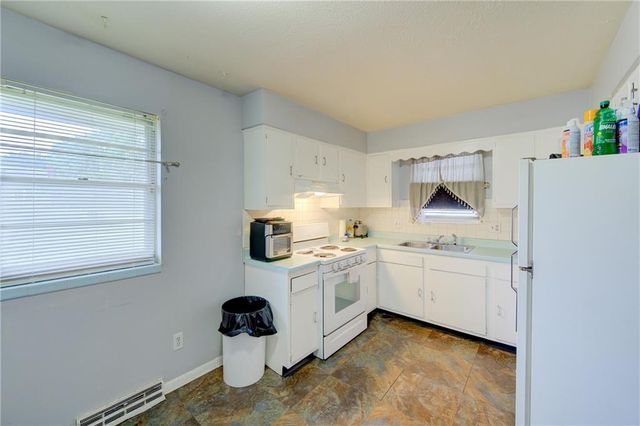 1836 E 78th Street, Kansas City, MO 64132