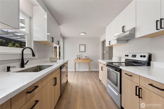 2125 N Highland Street, Tacoma, WA 98406