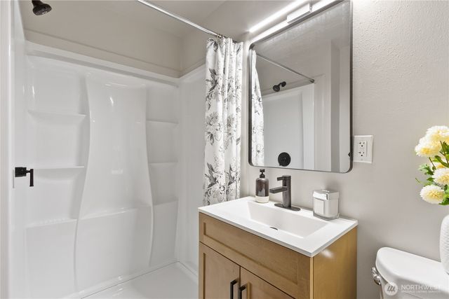 2125 N Highland Street, Tacoma, WA 98406