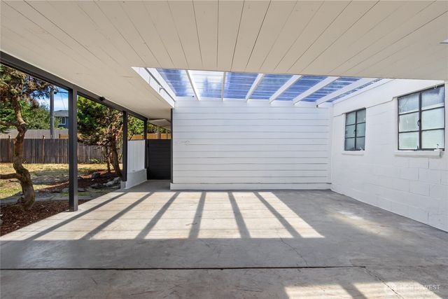 2125 N Highland Street, Tacoma, WA 98406