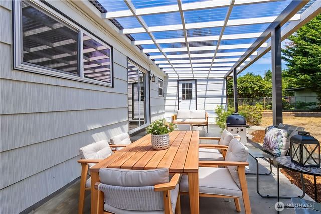 2125 N Highland Street, Tacoma, WA 98406