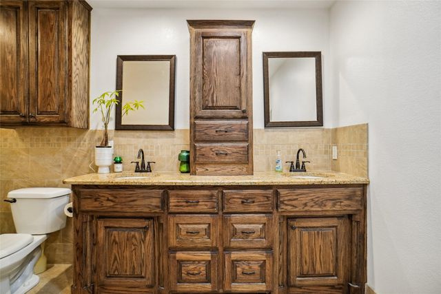 1709 Louella Court, Hurst, TX 76054