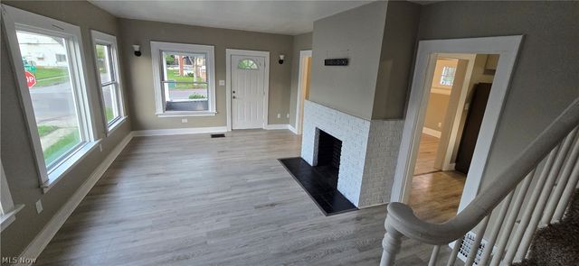 1024 N Howard Street, Akron, OH 44310