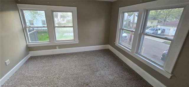 1024 N Howard Street, Akron, OH 44310