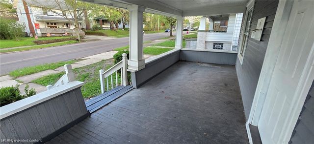 1024 N Howard Street, Akron, OH 44310