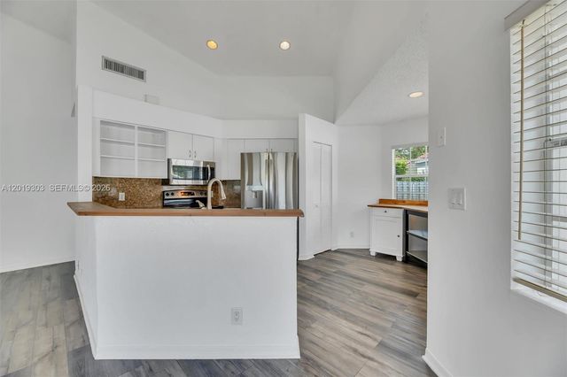 535 Somerset Way, Weston, FL 33326