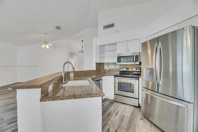 535 Somerset Way, Weston, FL 33326