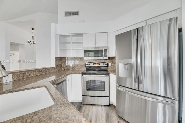 535 Somerset Way, Weston, FL 33326