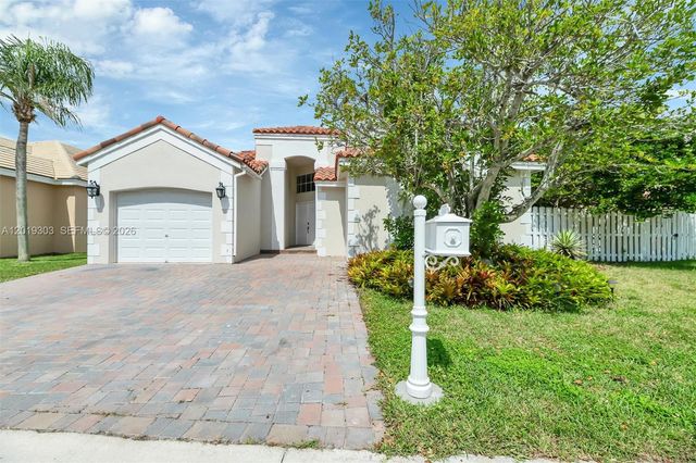 535 Somerset Way, Weston, FL 33326