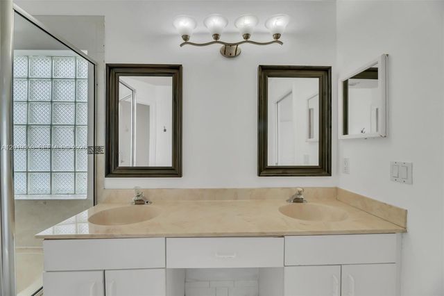 535 Somerset Way, Weston, FL 33326