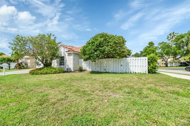 535 Somerset Way, Weston, FL 33326