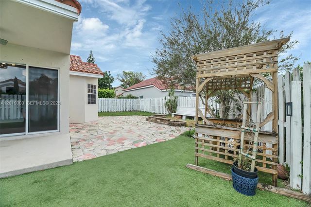 535 Somerset Way, Weston, FL 33326