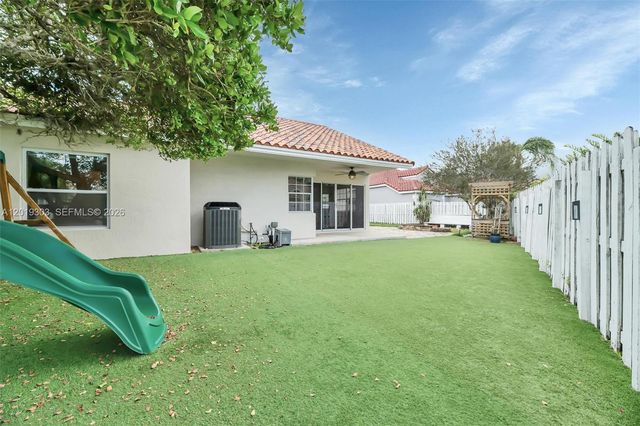 535 Somerset Way, Weston, FL 33326