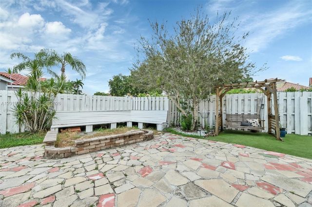 535 Somerset Way, Weston, FL 33326