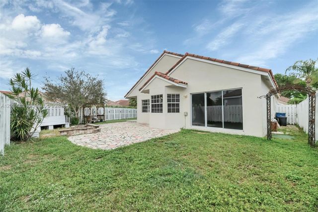 535 Somerset Way, Weston, FL 33326