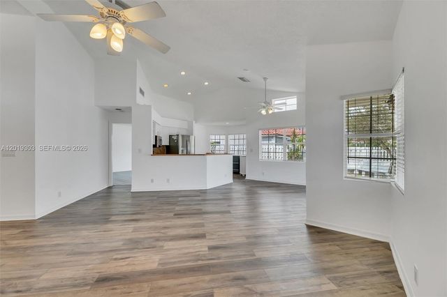 535 Somerset Way, Weston, FL 33326