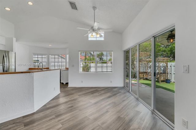 535 Somerset Way, Weston, FL 33326