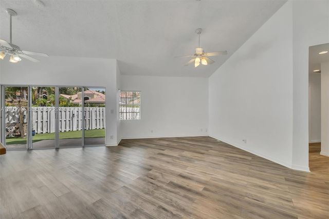 535 Somerset Way, Weston, FL 33326