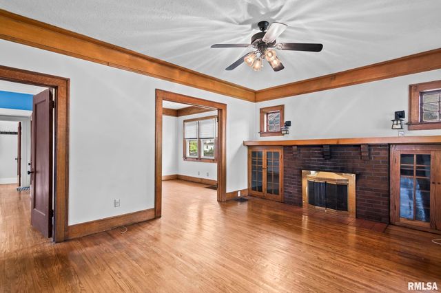 1204 MACARTHUR Boulevard, Springfield, IL 62704