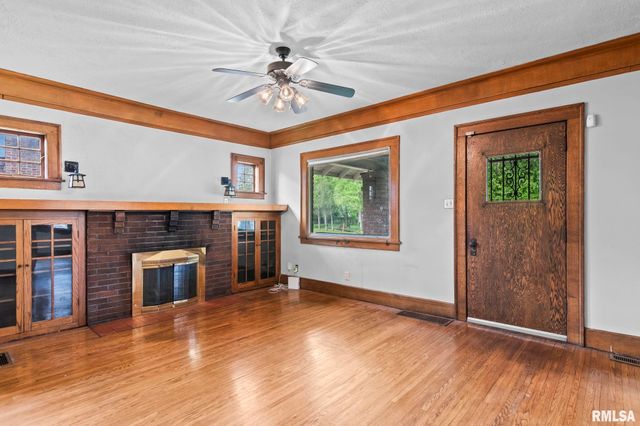 1204 MACARTHUR Boulevard, Springfield, IL 62704
