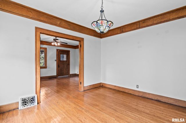 1204 MACARTHUR Boulevard, Springfield, IL 62704