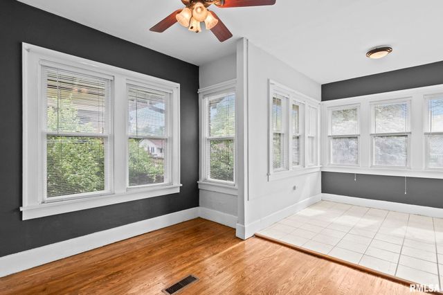 1204 MACARTHUR Boulevard, Springfield, IL 62704